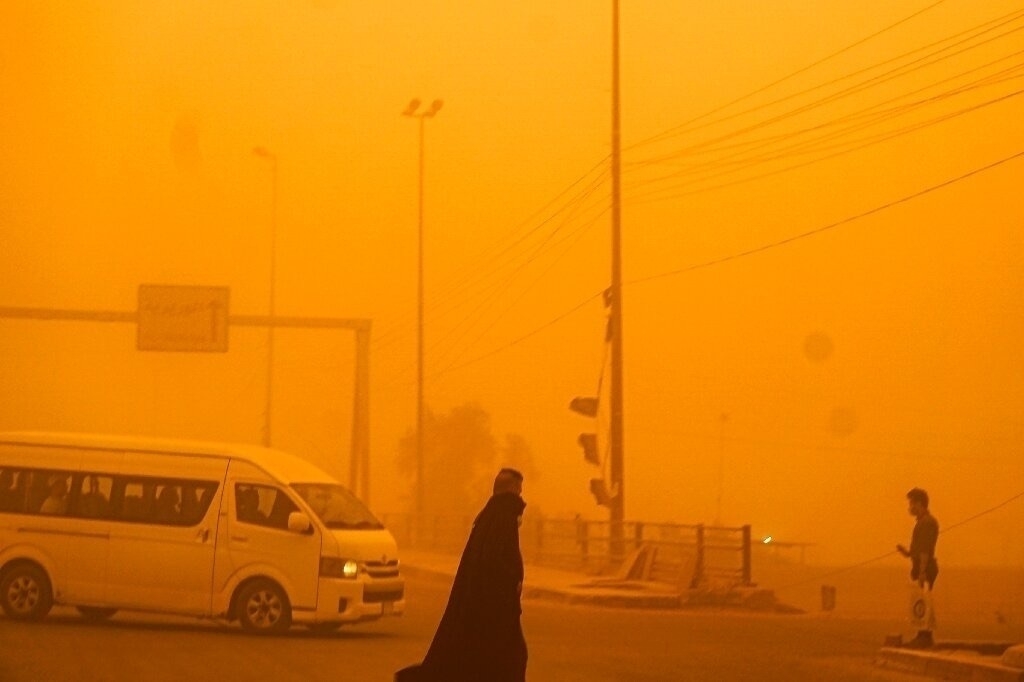 Orange sky in Iraq (picture from 2022 storm from phys.org)
